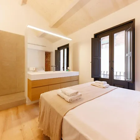 Bravissimo Ballesteries Penthouse, Monthly Apartment *